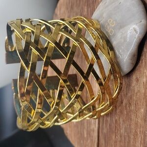 Overflow‎ lattice Greek cuff bracelet